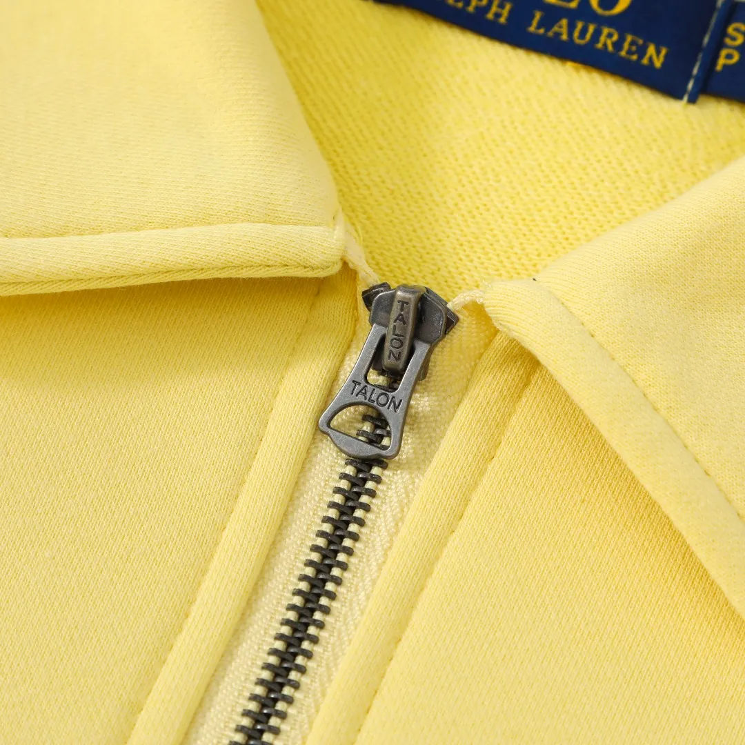 P260 #R99 Ralph Lauren pony logo eight-color half-zip lapel sweatshirt. Wear three times in one suit, easy to switch styles: Fully stand-up collar mode: crisp lapel three-dimensional windproof, taking into account warmth and cool lines, full of coolness ▫️Half-open lazy mode: slightly exposed collarbone, relaxed and comfortable | Pair with a shirt or high collar to show the intellectual atmosphere ▫️Full-open V-neck mode: Visually extends the neck-shoulder ratio | Stacking is more layered, hiding the flesh and making it look slimmer, making it easy to wear with a sense of luxury. Genderless design, shared wardrobe concept: White is gentle and elegant | Black is cool and slimming | Both colors can be used to create a couple CP look. 8 colors are available in the full line | From classic to soft | Meet all daily and occasion dressing needs Quality is reflected in the details: Micro-label logo embroidery | Loose but not procrastinating tailoring | High-grade fabrics ensure a comfortable fit. Easily manage various scenarios such as workplace commuting, weekend leisure, and date travel, effortless chic is the definition of effortless chic.  Color: Black White Navy Mint Green Khaki Pink Yellow Army Green Size: S M L